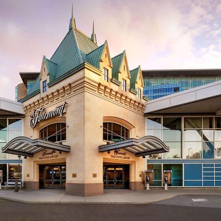 Fairmont Vancouver Airport In-Terminal Hotel Ричмънд Екстериор снимка The main entrance of the airport