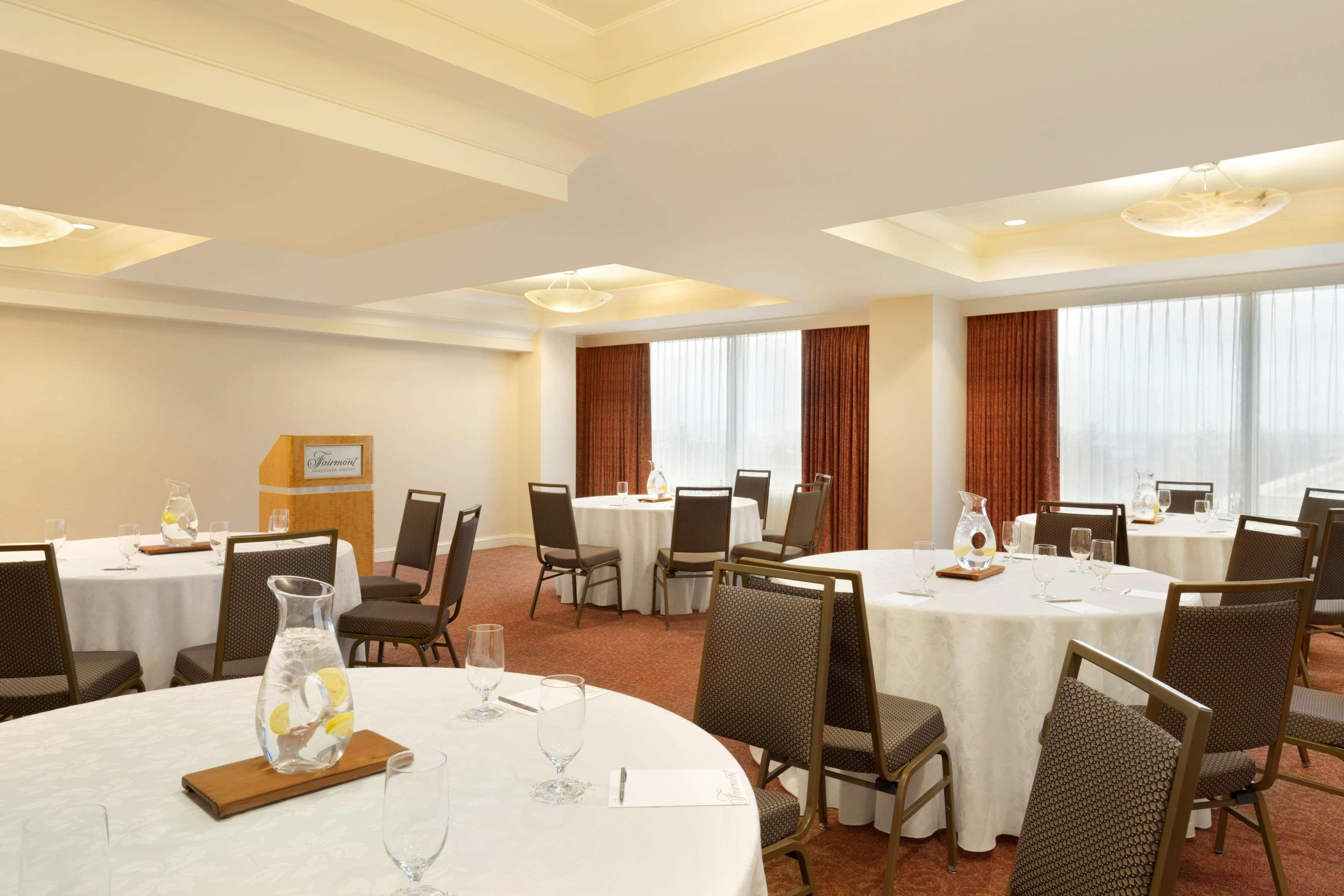 Fairmont Vancouver Airport In-Terminal Hotel Ричмънд Екстериор снимка Meeting room