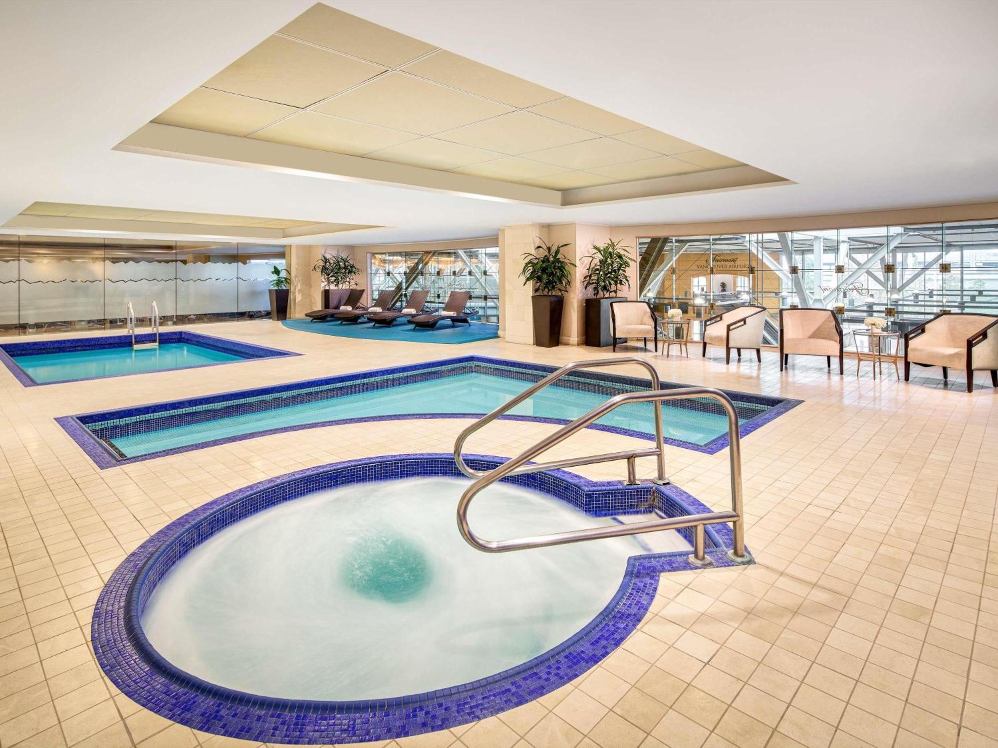 Fairmont Vancouver Airport In-Terminal Hotel Ричмънд Екстериор снимка